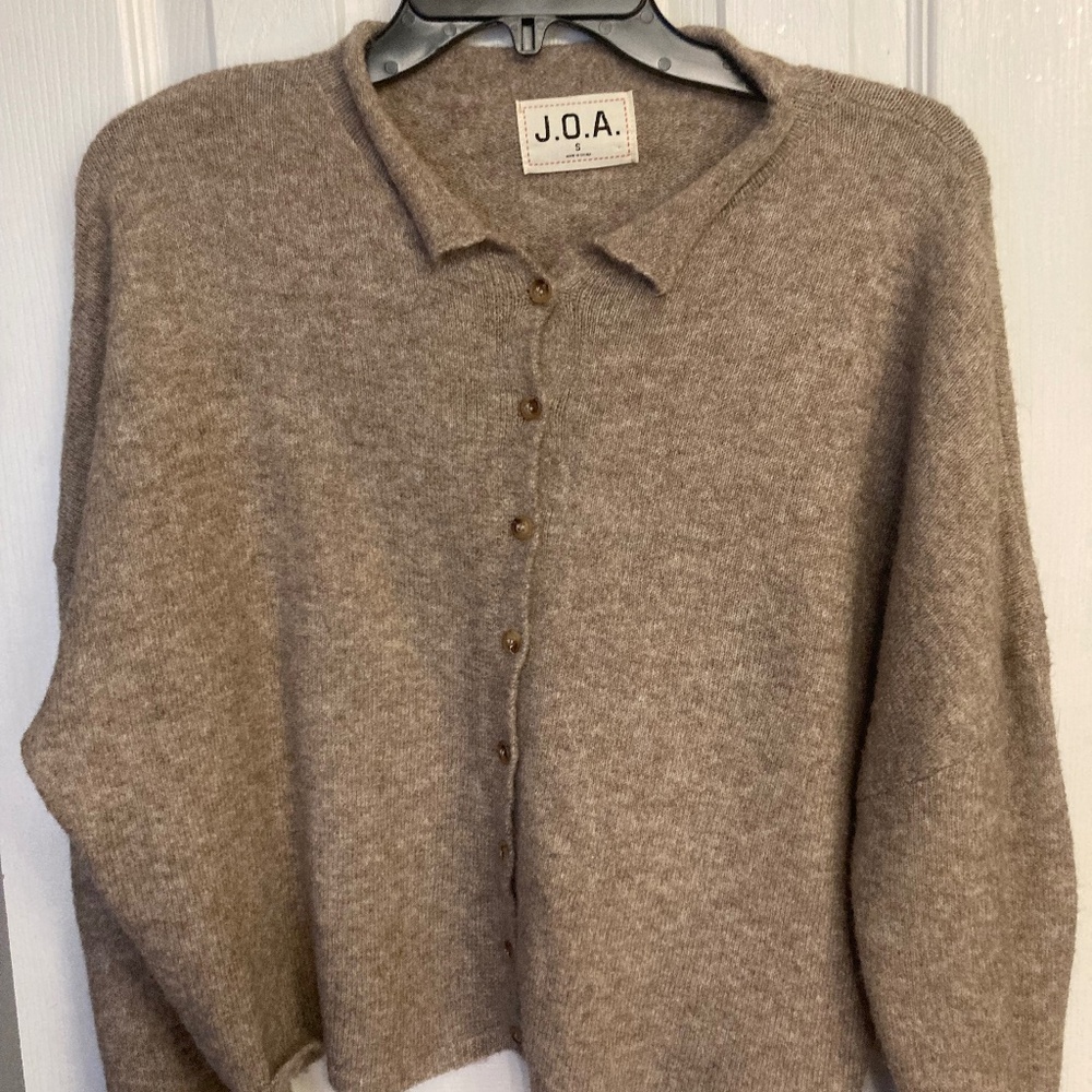 Boutique sweater size small